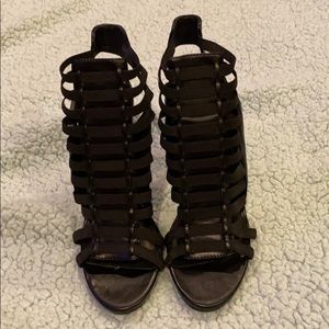 Steve Madden black elastic banded shoes. Size 8